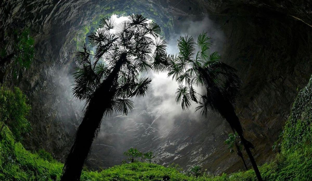 Interior del sumidero gigante hallado en China