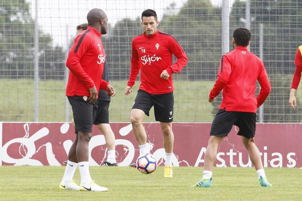 Entrenamiento del Sporting esta mañana en Mareo