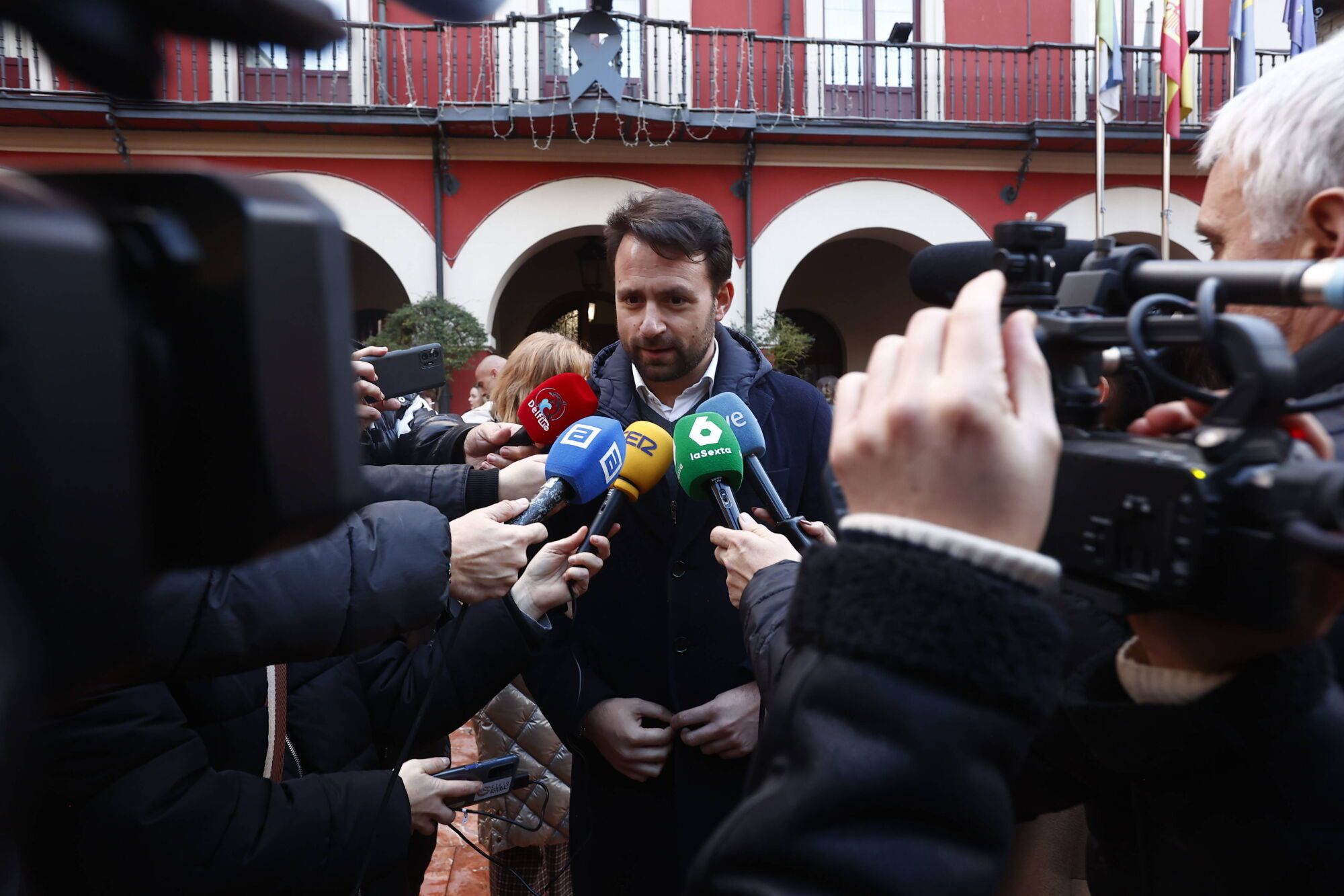 Multitudinaria manifestación en Langreo de repulsa por la muerte de Karilenia