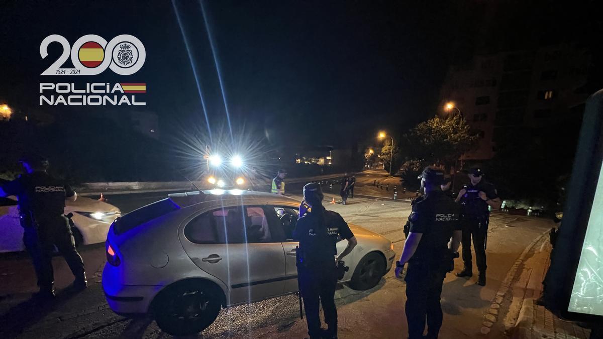 Agentes de la Policía Nacional durante una actuación.