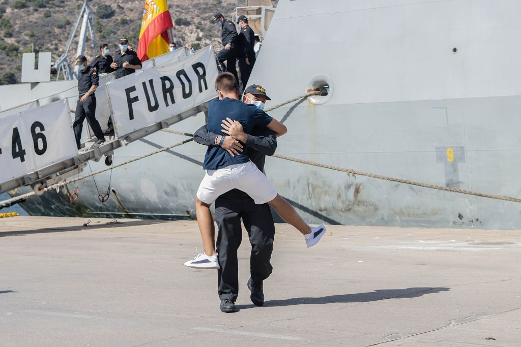 Marineros del "Furor" vuelven con sus familias a Cartagena tras cuatro meses de lucha contra la piratería