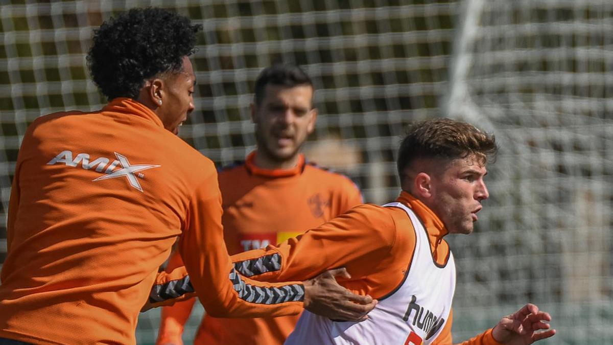 Raúl Guti, durante un entrenamiento del Elche