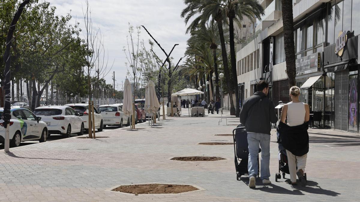 Imagen de archivo del Paseo Merítimo de Palma con bares y restaurantes y sus terrazas