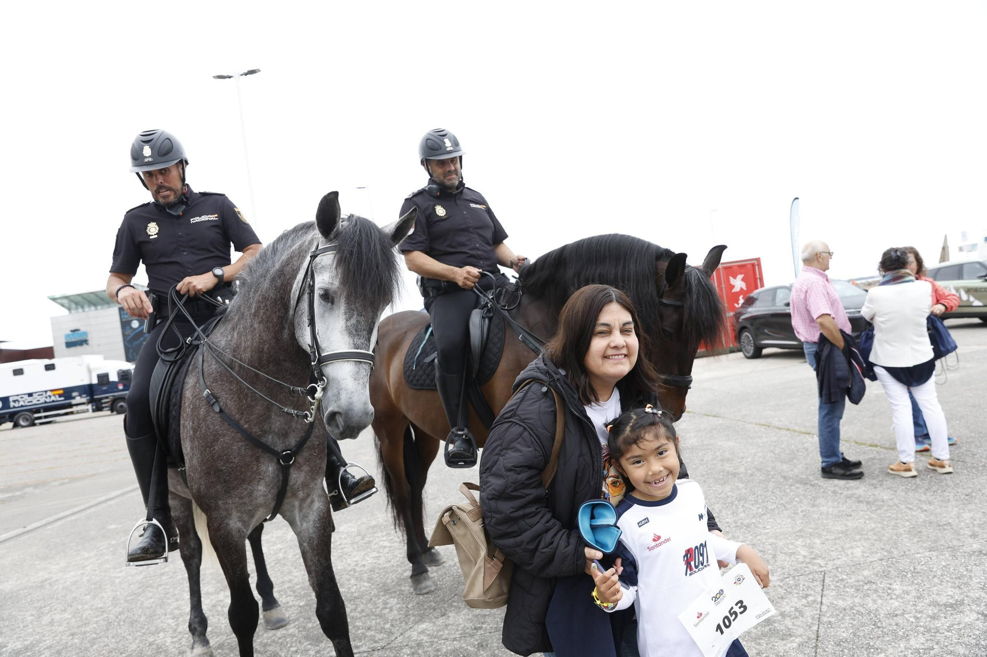 En imágenes: Gijón se vuelca con la "Ruta 091" de la Policía Nacional