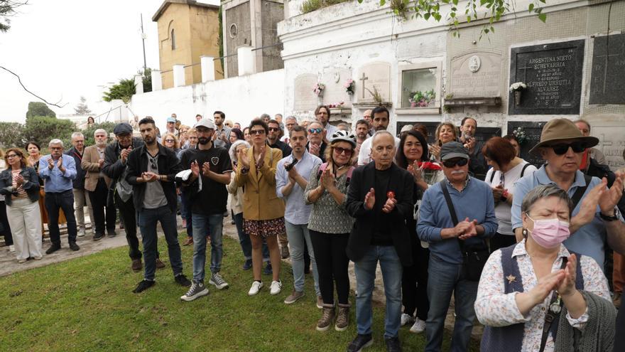 Homenaje en cementerio de El Sucu por el 14 de abril (en imágenes)