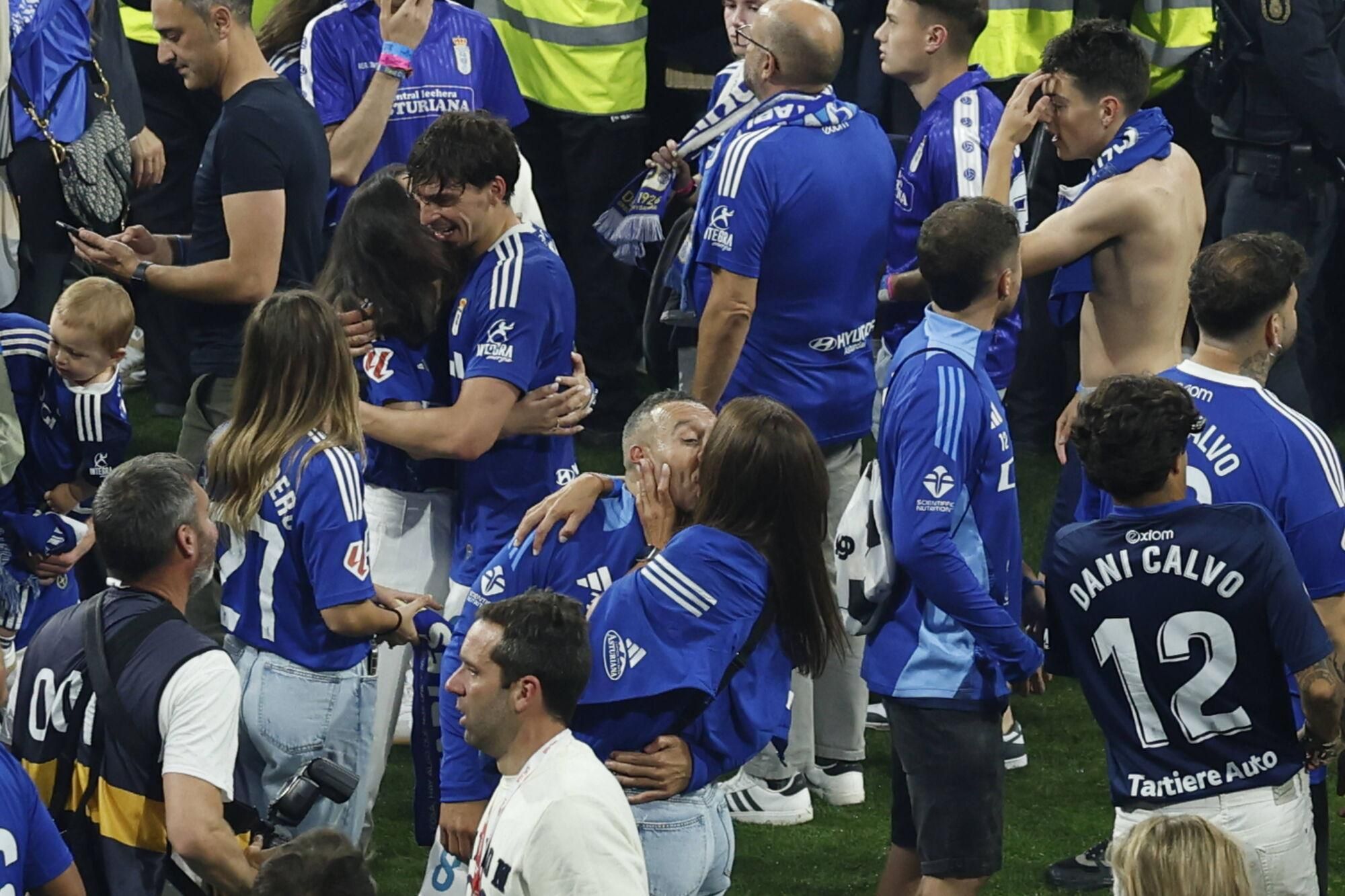 Así se vivió en el Carlos Tartiere la noche del ascenso del Oviedo a Primera División 24 años después
