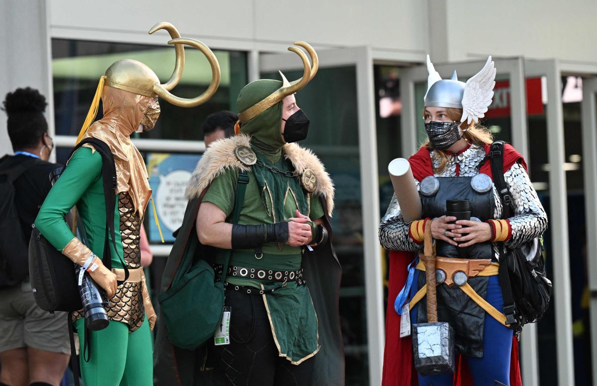 Asistentes a la Comic-con de San Diego disfrazados de los protagonistas de Thor, love and thunder