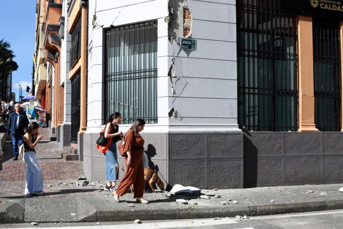 Imágenes del terremoto de magnitud 7,4 que ha sacudido a la mayor parte de Colombia Imágenes del terremoto de magnitud 7,4 que ha sacudido a la mayor parte de Colombia