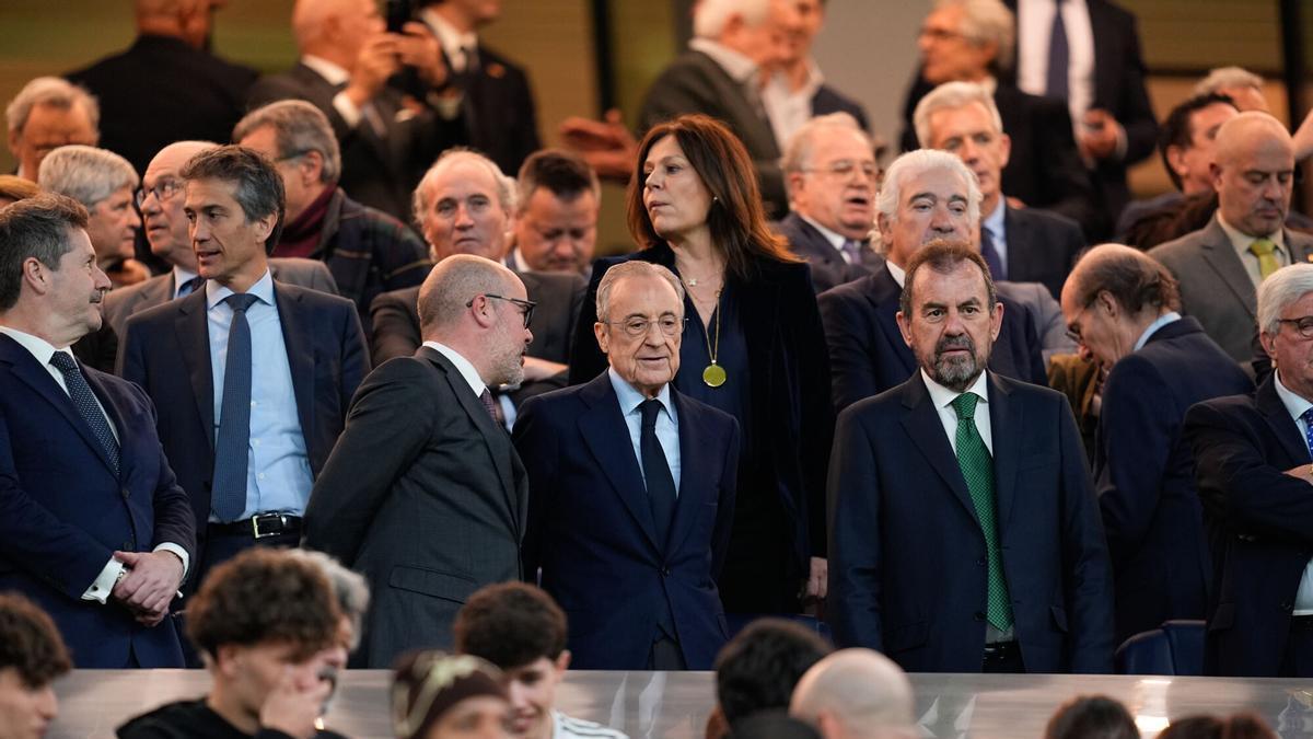 Florentino, condenado por dos entrenadores que no quería y 200 millones en fichajes de jugadores que no le convencían