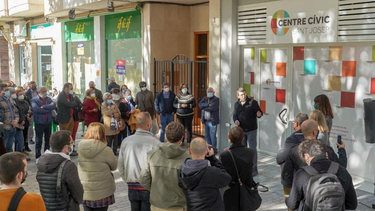 Imagen de archivo de un acto celebrado a las puertas del Centro Cívico Sant Josep.