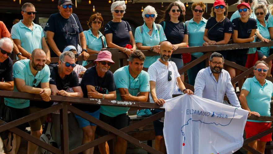 Los tripulantes fueron recibidos por Concello y Mancomunidade en el puerto vilagarciano.