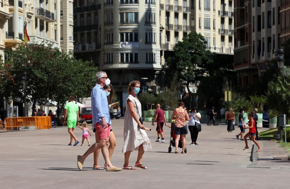 Así luce ya la plaza del Ayuntamiento tras la peatonalizacion