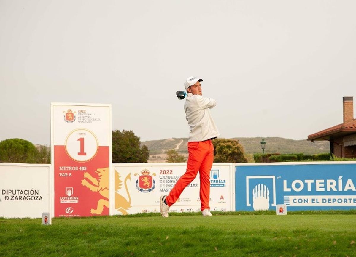 El jugador del RCG El Prat jugó a un gran  nivel para llevarse la semifinal de la Escuela en Tailandia