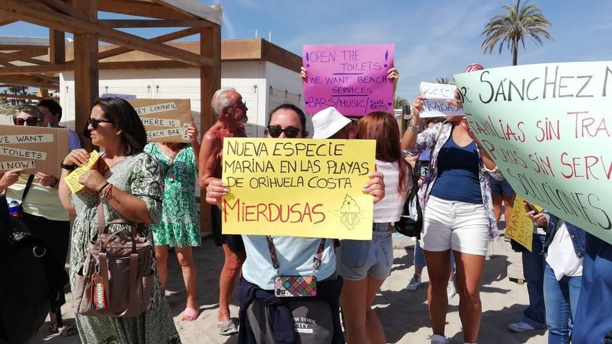 Vecinos de Orihuela Costa reclaman más servicios en las playas