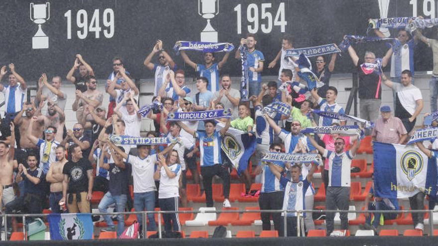 Aficionados del Hércules en el partido.