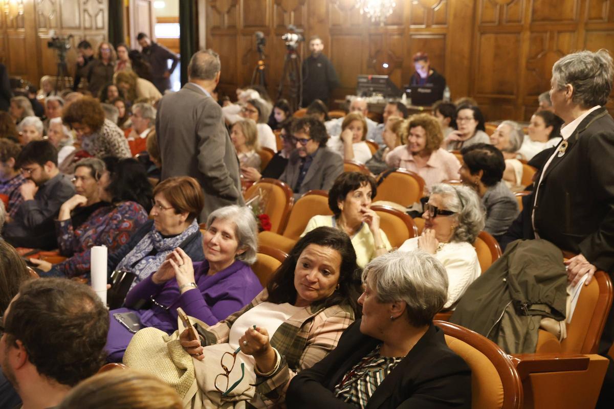 El talento asturiano y el compromiso por la igualdad, en Oviedo: estas son las once premiadas en la Gala Miradas Violetas El talento asturiano y el compromiso por la igualdad, en Oviedo: estas son las once premiadas en la Gala Miradas Violetas