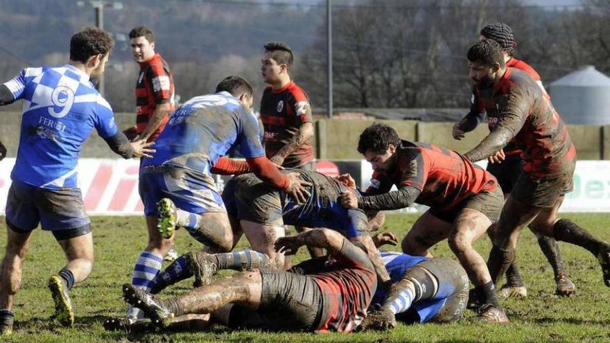 El XV &quot;abellón&quot; jugará este sábado en el Cortizo su primer partido como local. // Bernabé/Javier Lalín