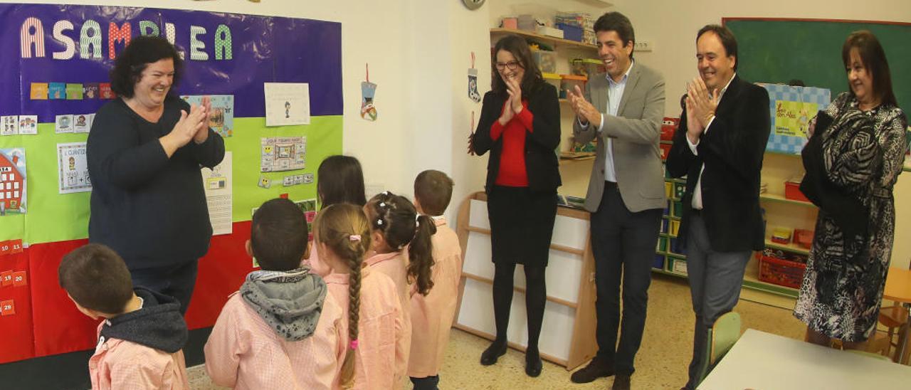 Visita de Mónica Oltra al Hogar Provincial de Alicante con la presencia de Carlos Mazón, Juan Francisco Pérez y Mari Carmen Jover.