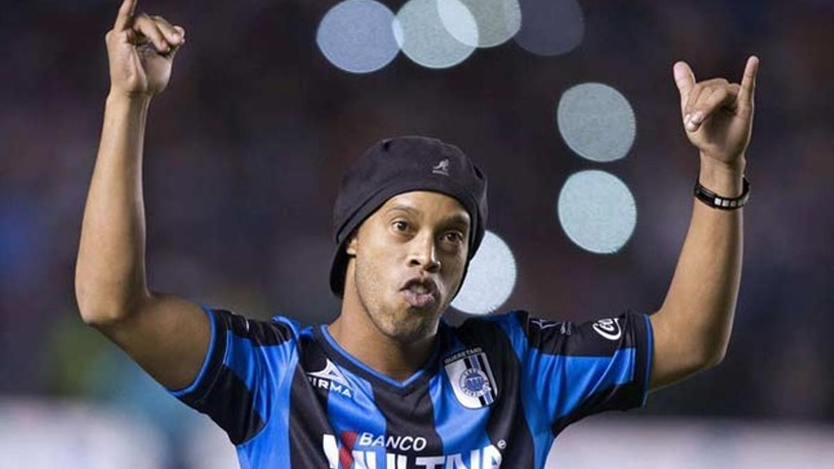 Ronaldinho sufrió los insultos de un político