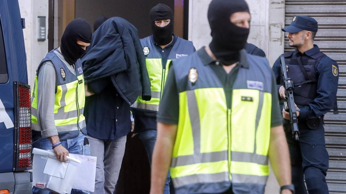 Imagen de archivo de un arresto en Alicante por difundir el ideario yihadista.