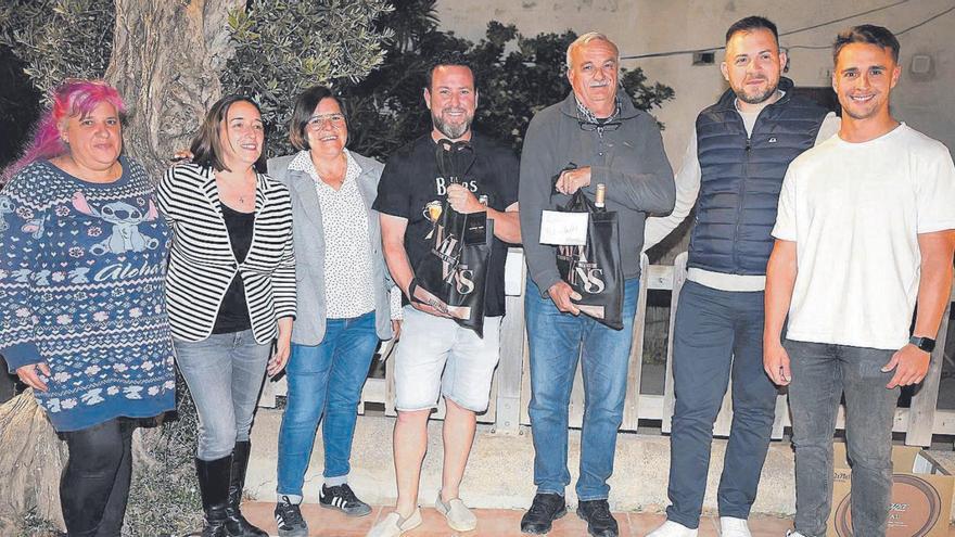 Sant Jordi celebra el vino payés y las hierbas ibicencas