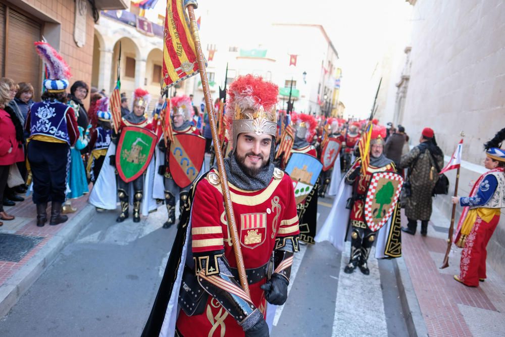 La Entrada y la Retreta abren los Moros y Cristianos de Sax