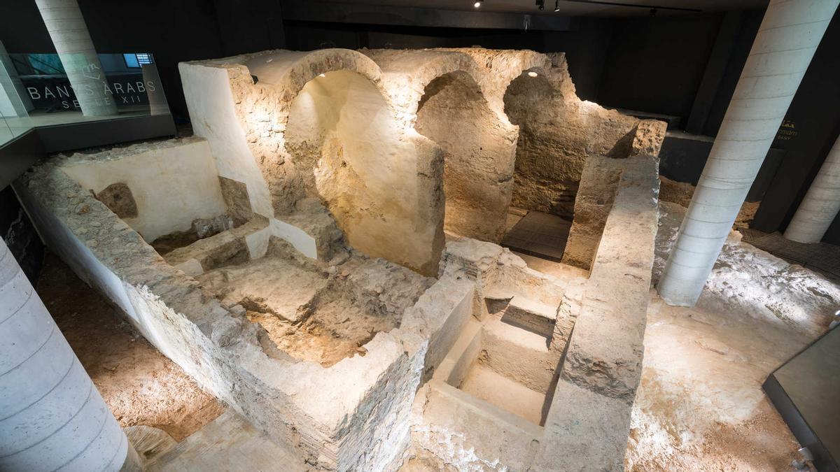 Interior de los baños árabes de Llíria.