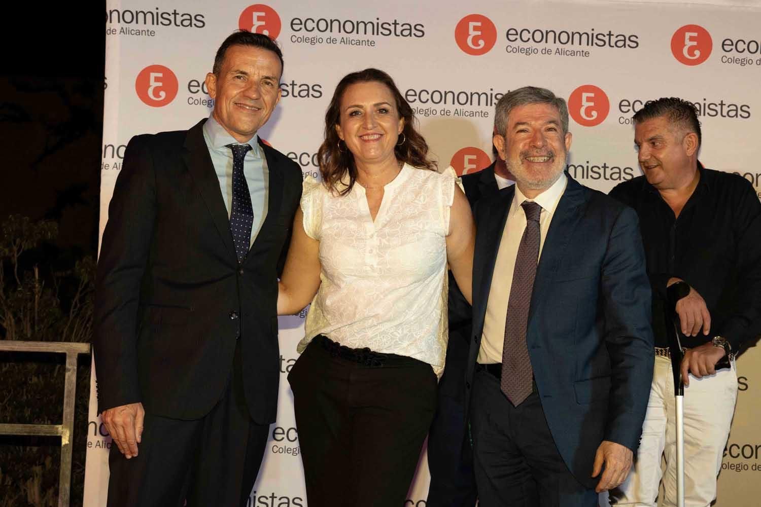 Los Economistas de Alicante celebran su cena anual en honor a su patrón