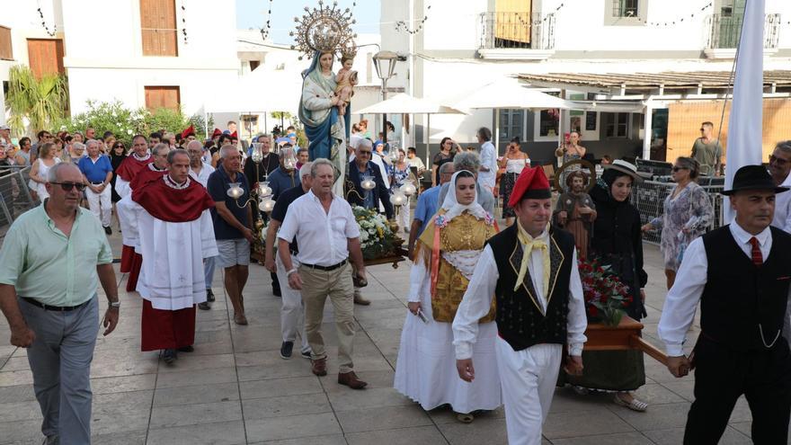 Los vecinos y visitantes vuelven a ser protagonistas de la fiesta de Sant Jaume