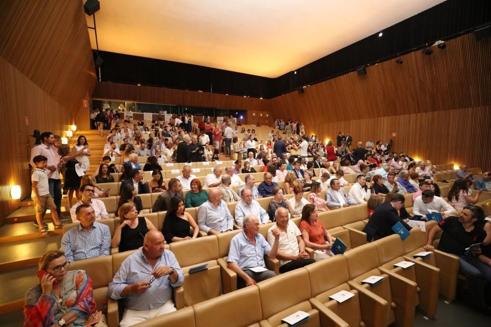 Los invitados, dentro del auditorio del Palacio de Congresos de Santa Eulària.