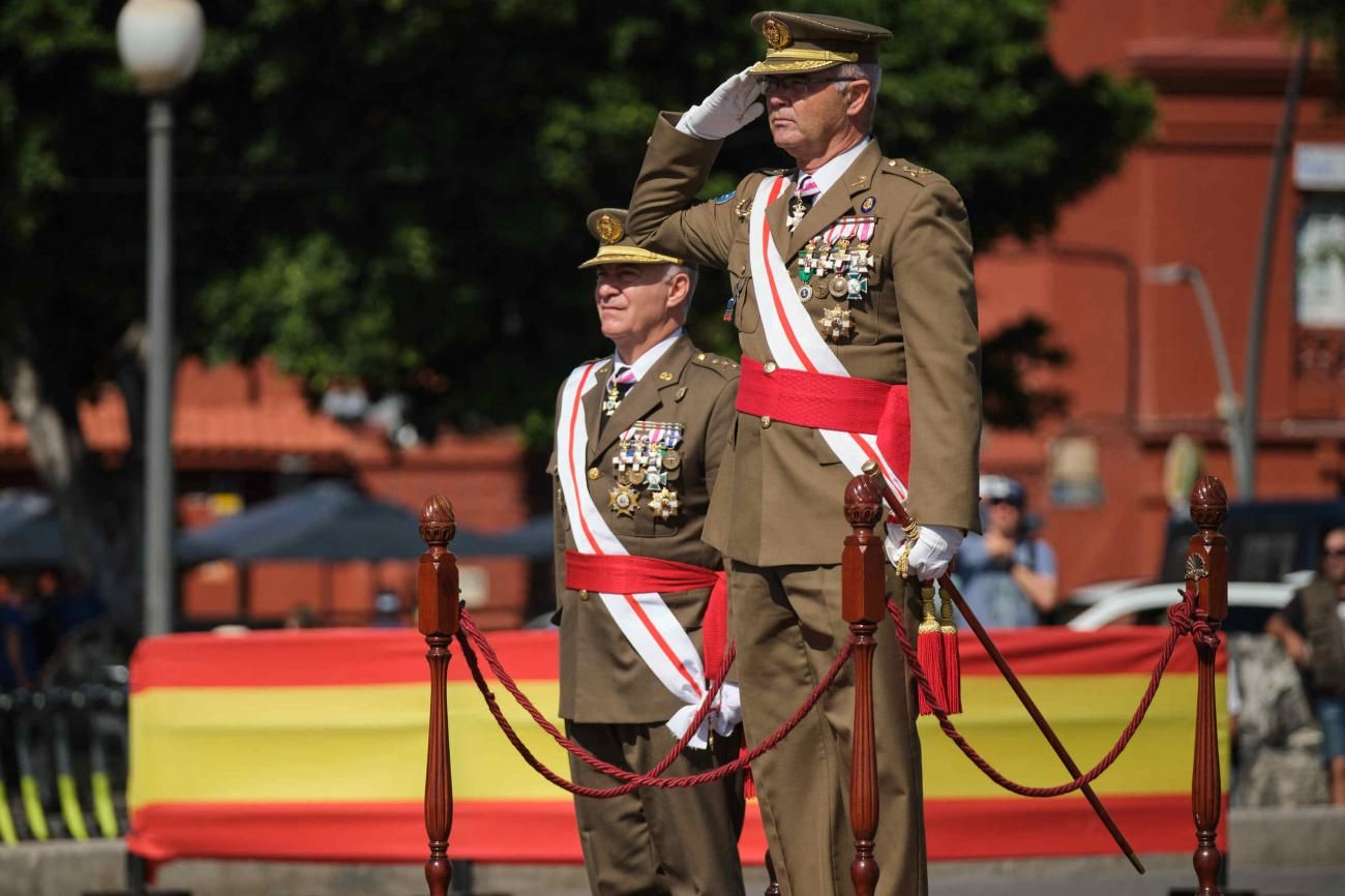 Jura de Bandera de civiles en Santa Cruz