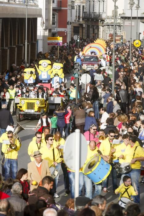 Desfile de carrozas el Lunes de Pascua en Avilés