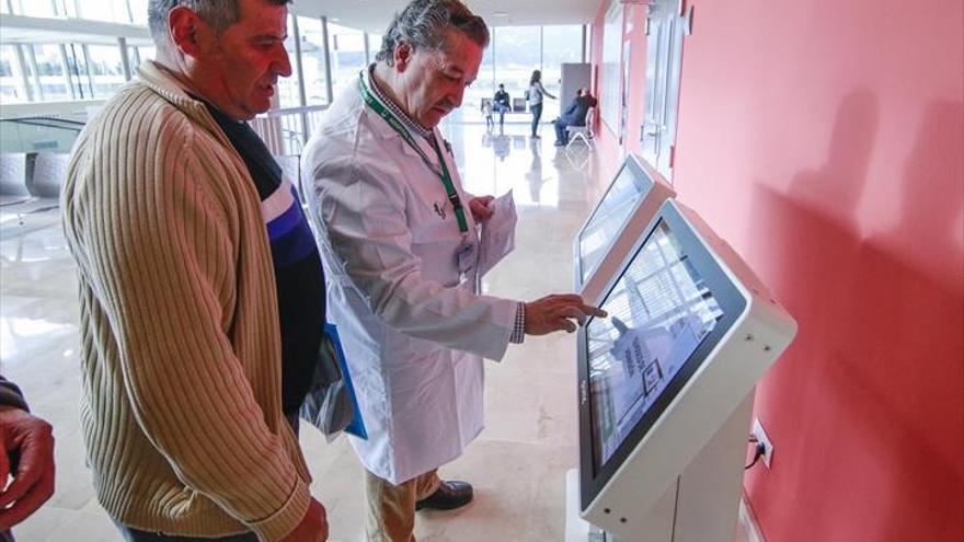 Las consultas de Urología, Oftalmología y Otorrino se atienden ya en el nuevo hospital