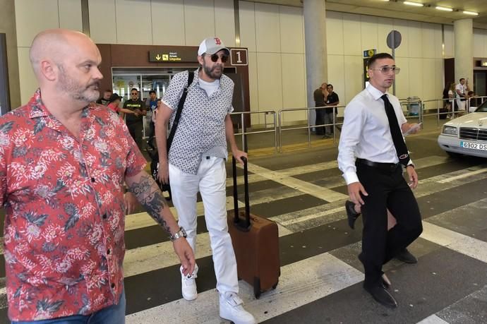 28-06-2019 TELDE. Llegada del cantante Juan Luis Guerra, en el aeropuerto de Gran Canaria  | 28/06/2019 | Fotógrafo: Andrés Cruz