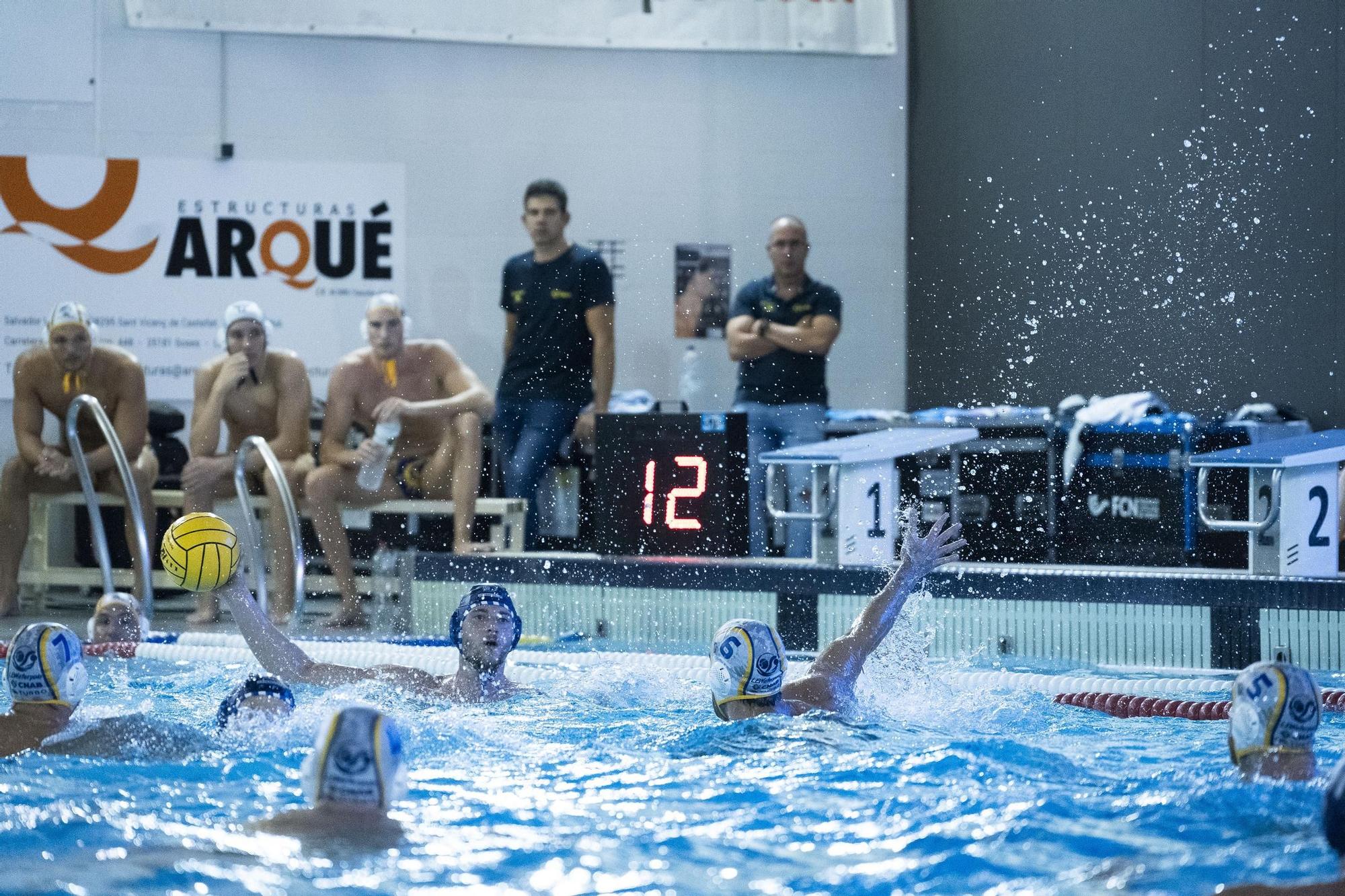 Imatges de la final de la Copa Catalunya de waterpolo entre l'Atlètic Barceloneta i el CN Sabadell