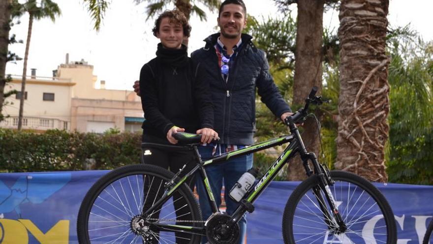 Águilas despide la Navidad con un paseo ciclista