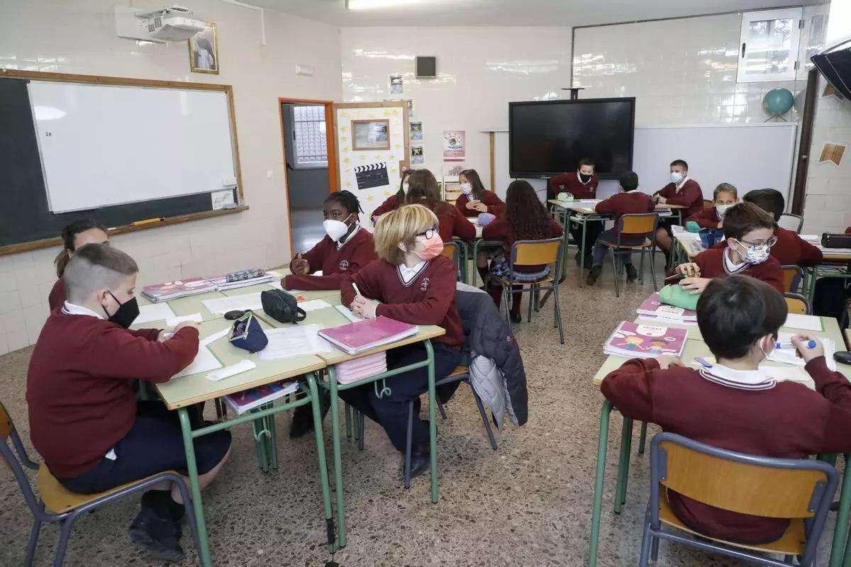 Valencia.Alumnos en clase en un colegio privado, en una fotografía de archivo.