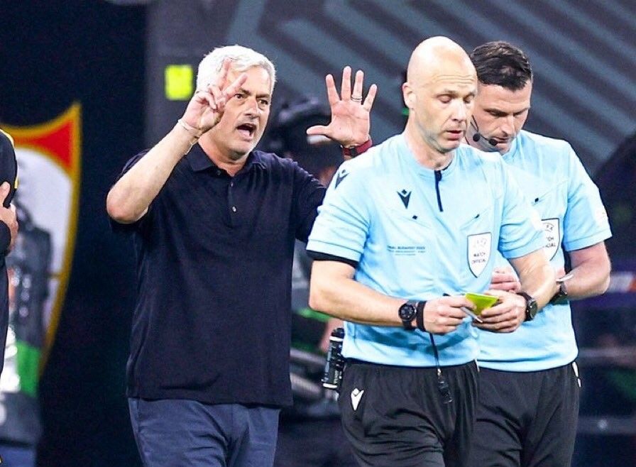 Anthony Taylor, el árbitro de la final de la Europa League entre el Sevilla y la Roma
