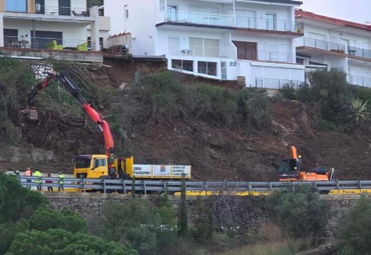 Despreniments al Cau del Llop de Llançà.