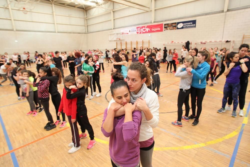 Seminario gratuito de defensa para mujeres en Gijón.