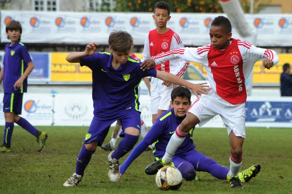 El Málaga rubrica su nombre en el libro dorado del Arousa Fútbol-7