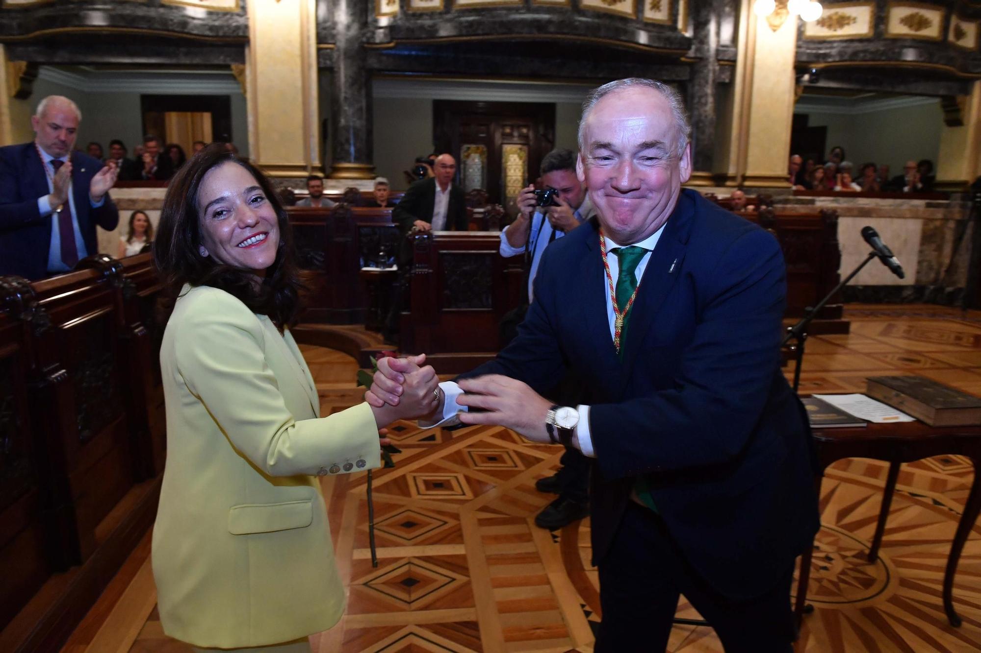 Investidura Inés Rey: La alcaldesa de A Coruña jura su cargo por ...