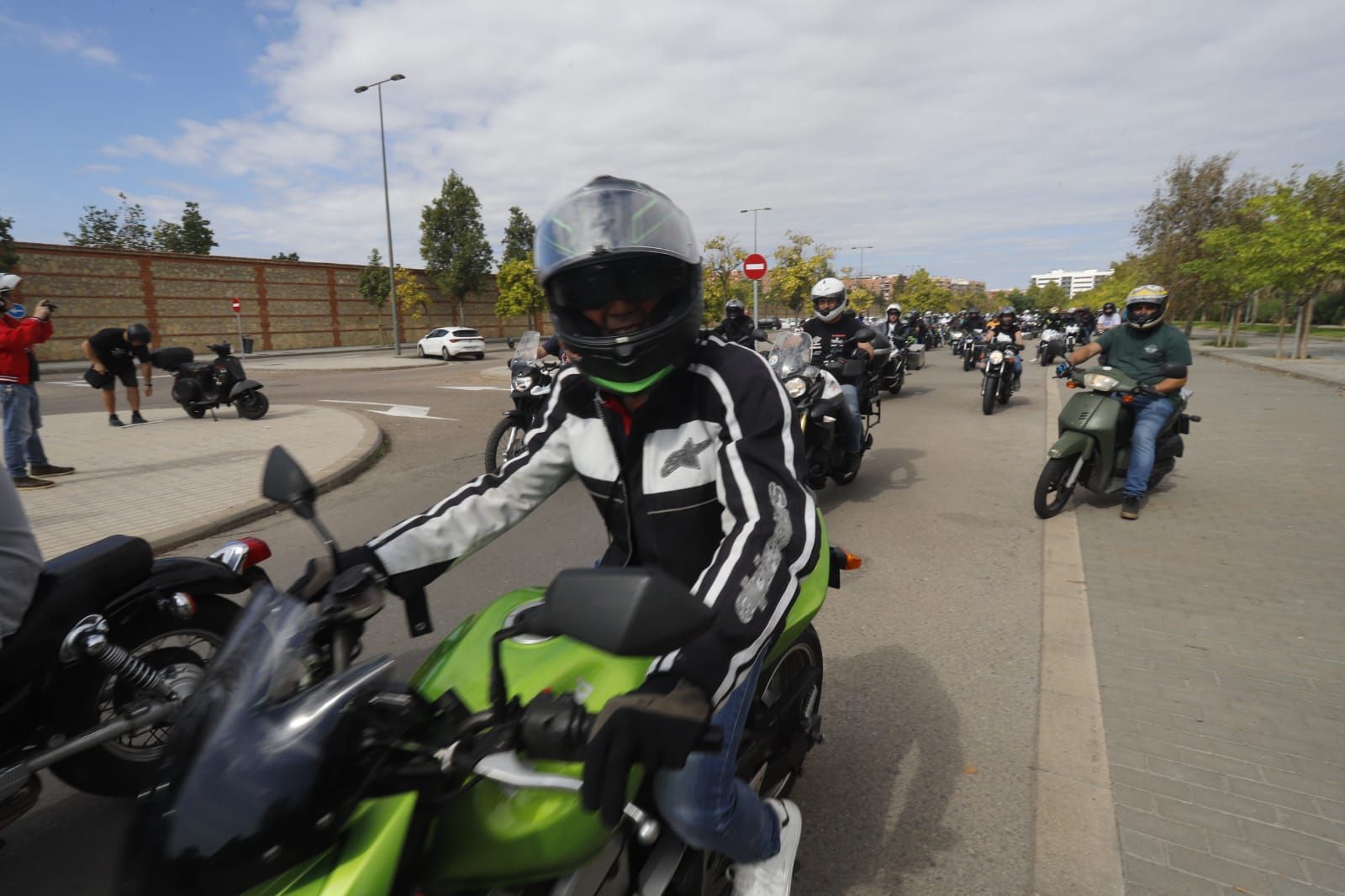 Manifestación nacional de motoristas en València para reclamar seguridad.