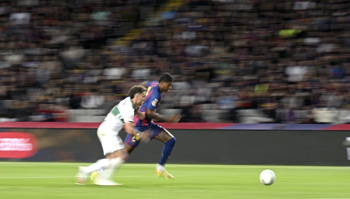 A falta de joc, Flick intenta resetejar el Barça