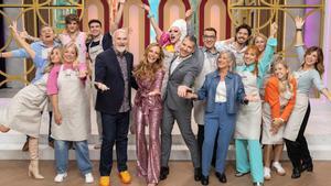 Concursantes, jurado y presentadora de Top Chef: Dulces y famosos