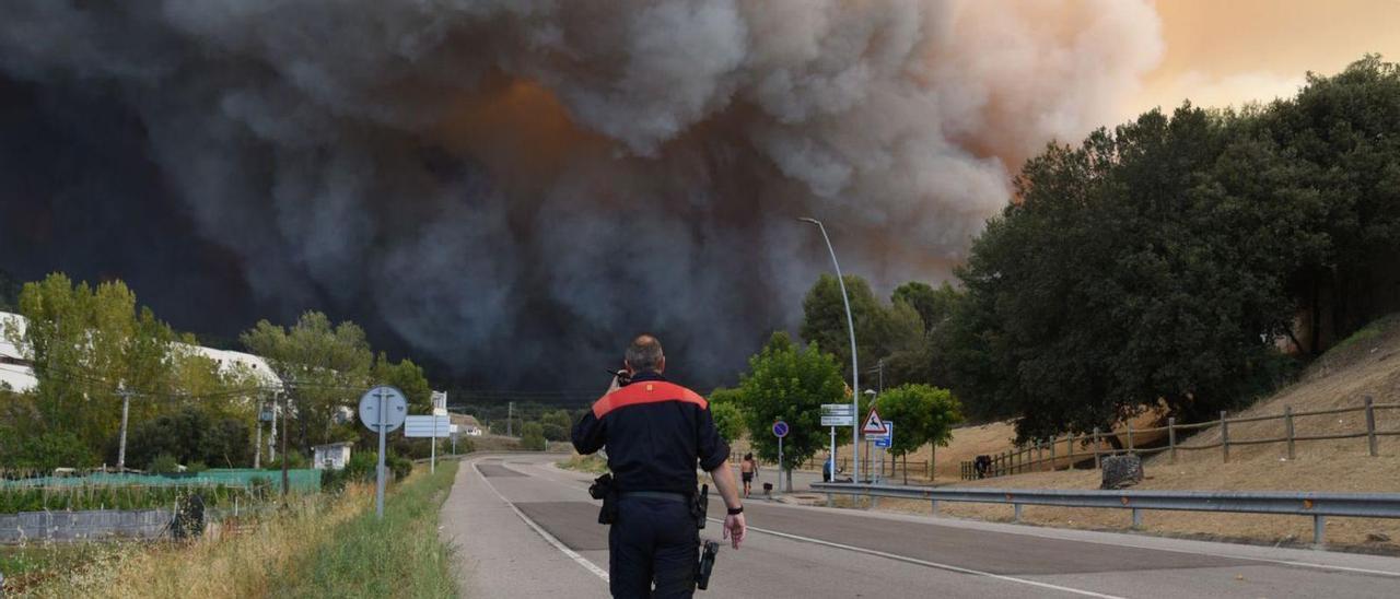 Una imatge de l’incendi de diumenge, que va començar al Pont de Vilomara