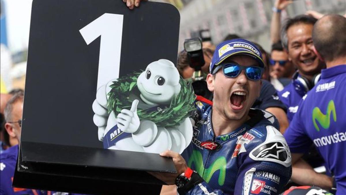 Lorenzo celebra su triunfo en Francia