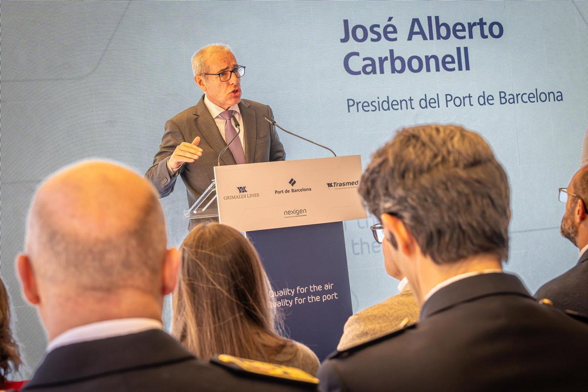 El Port de Barcelona estrena la conexión eléctrica de la terminal de ferris de Grimaldi