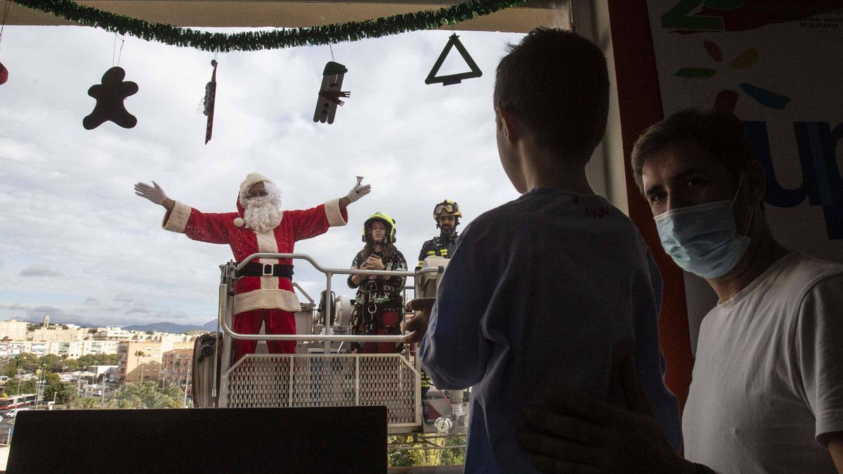 Navidad en las áreas pediátricas del Hospital Doctor Balmis de Alicante