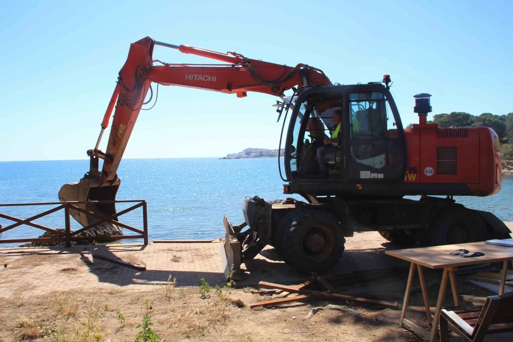 Els treballs al passeig d'Empúries